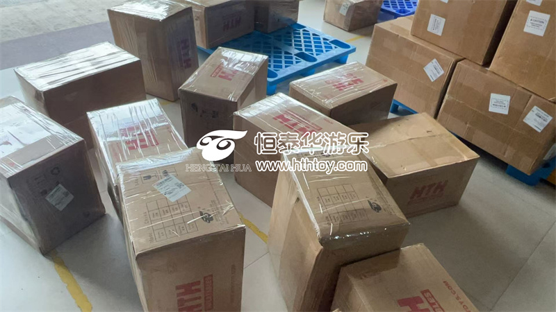 出口的家用小充气城堡发货了