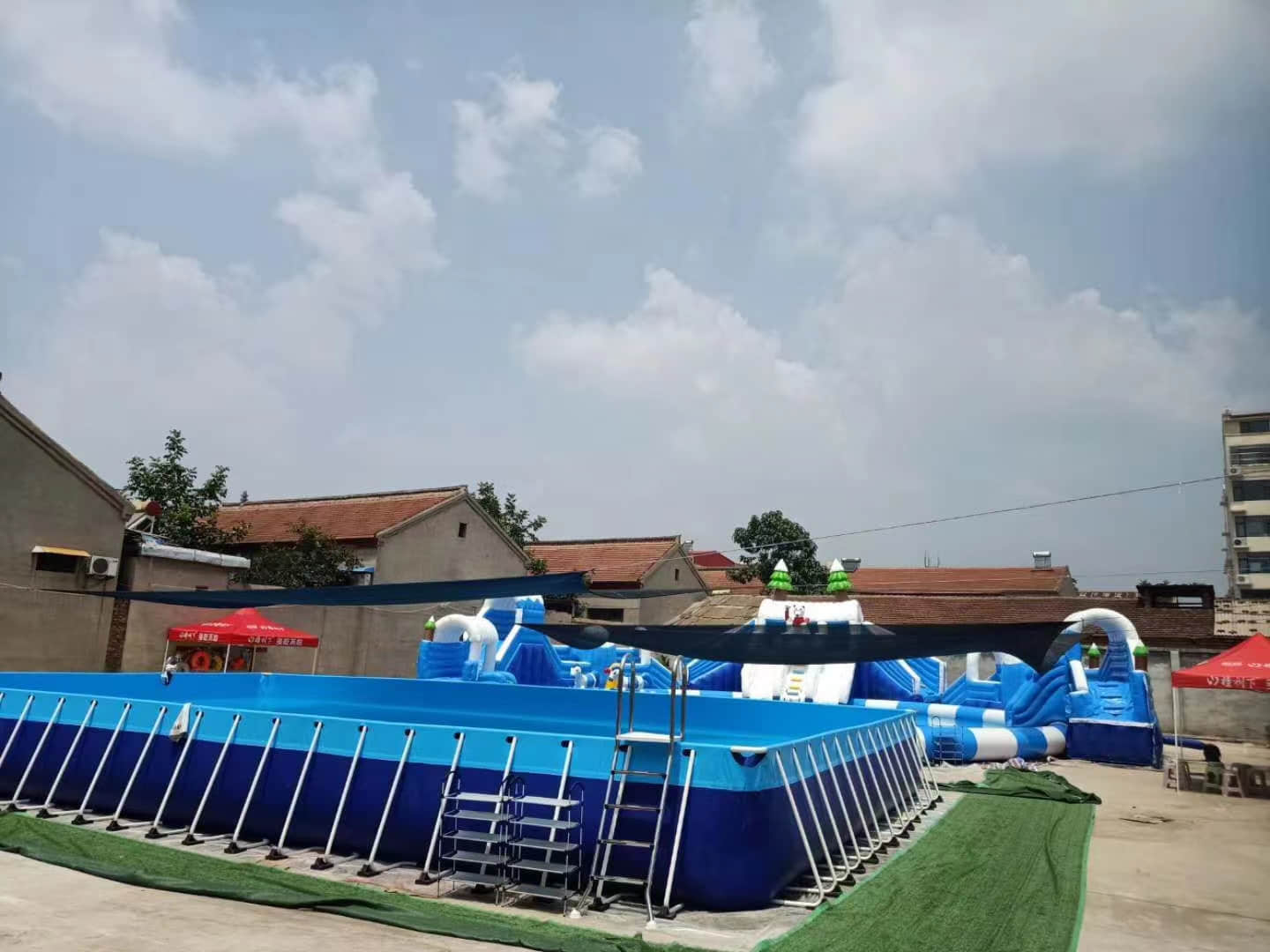 移动水上乐园火爆季节马上来了