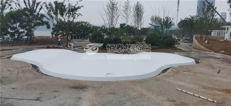 <b>3球蹦蹦云在湖北宜昌安装完毕</b>