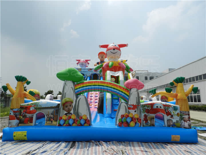 超级飞侠充气城堡是一款怎样的大型充气玩具，为什么这么受欢迎