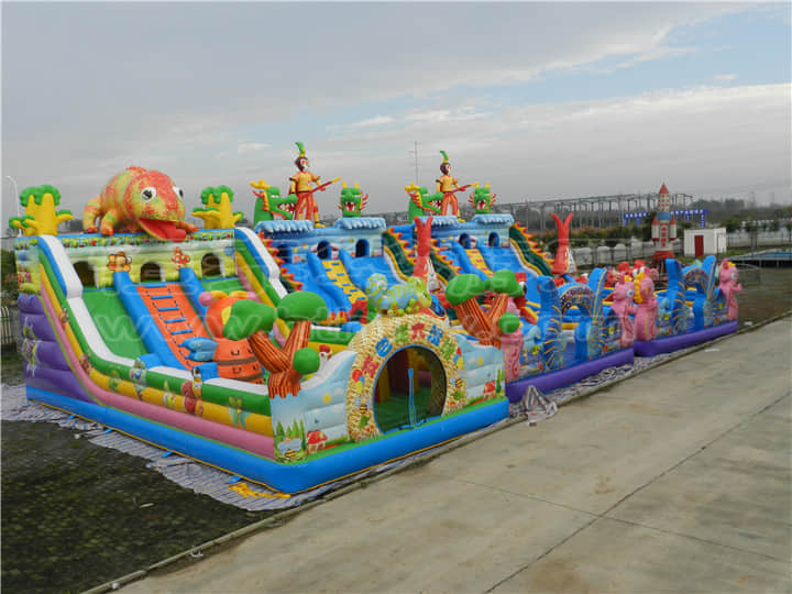 室外儿童游乐设备大圣归来大型充气城堡新款选购标准